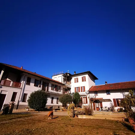 Sant'anna, Con Palestra アパート